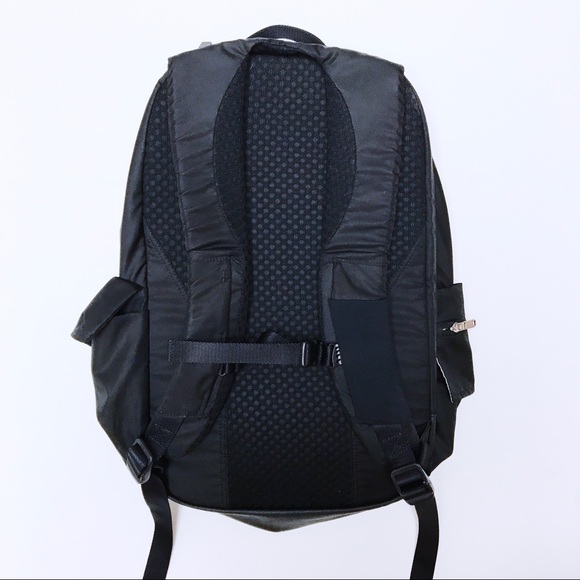 Lululemon - Cruiser Backpack - Picture 4 of 8